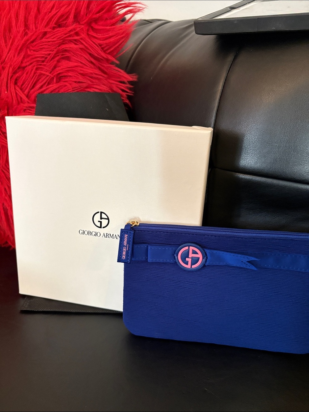 Giorgio Armani Navy Blue Zip Pouch with Gio Gift Set - Picture 3 of 4
